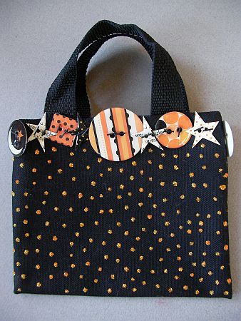 oct-08-altered-wearables-jenna-franklin-trick-or-treat-purse
